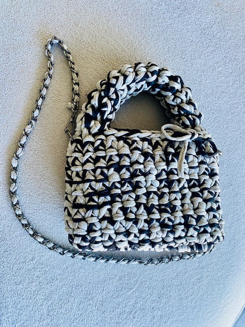 Sac en crochet noir et gris