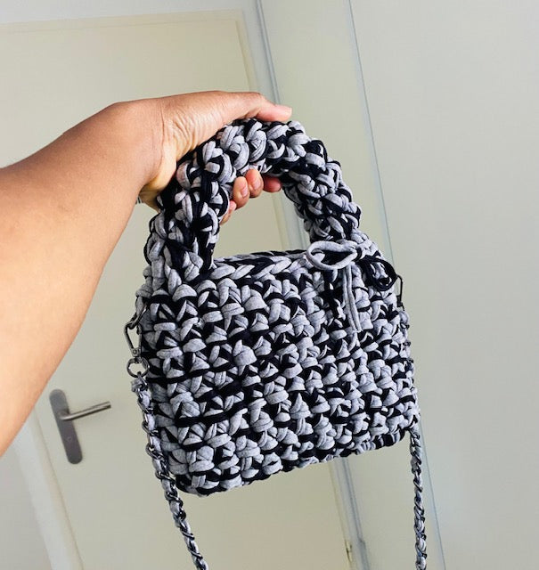 Sac en crochet noir et gris