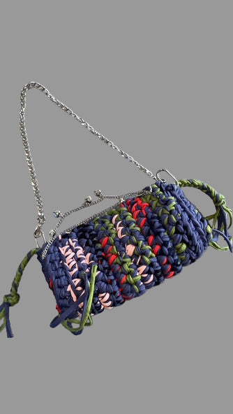 Sac multicolore avec chaîne et charms